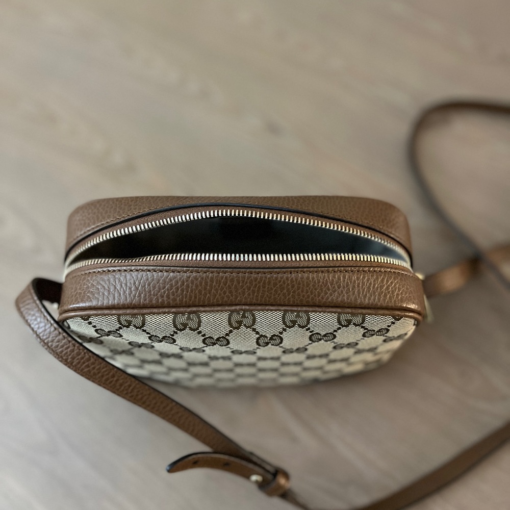 Pre-loved Gucci Bree Disco Crossbody Bag - Picture 4 of 13